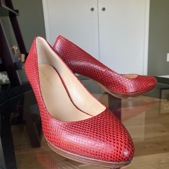 COLE HAAN Sz 6 B Bethany Grand OS Snakeskin Embossed Pumps Heels D38994 Red - Picture 8 of 14